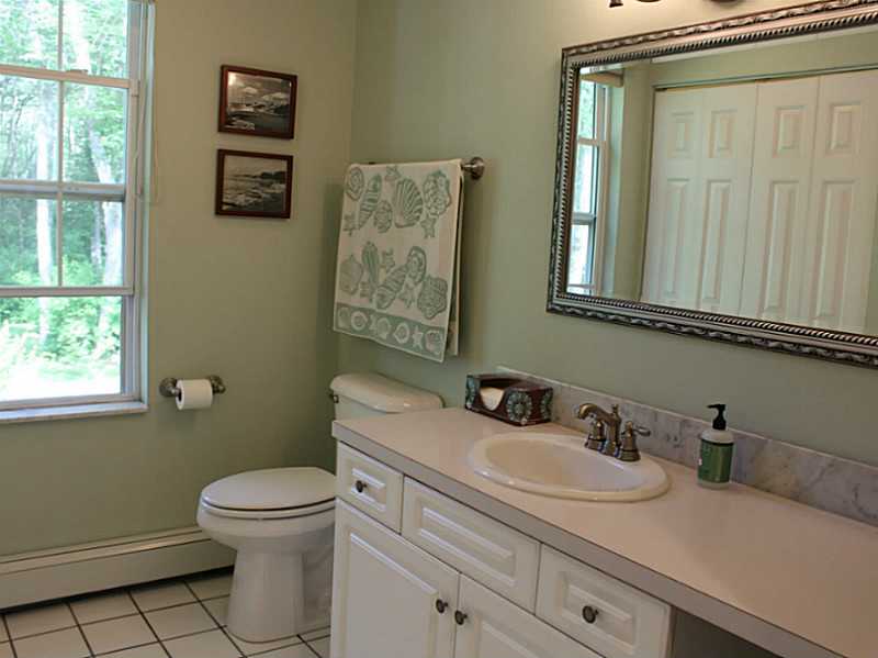 99 Weaver Road North Kingstown, RI 02852 - Photo 8 of 25 Exterior Front.