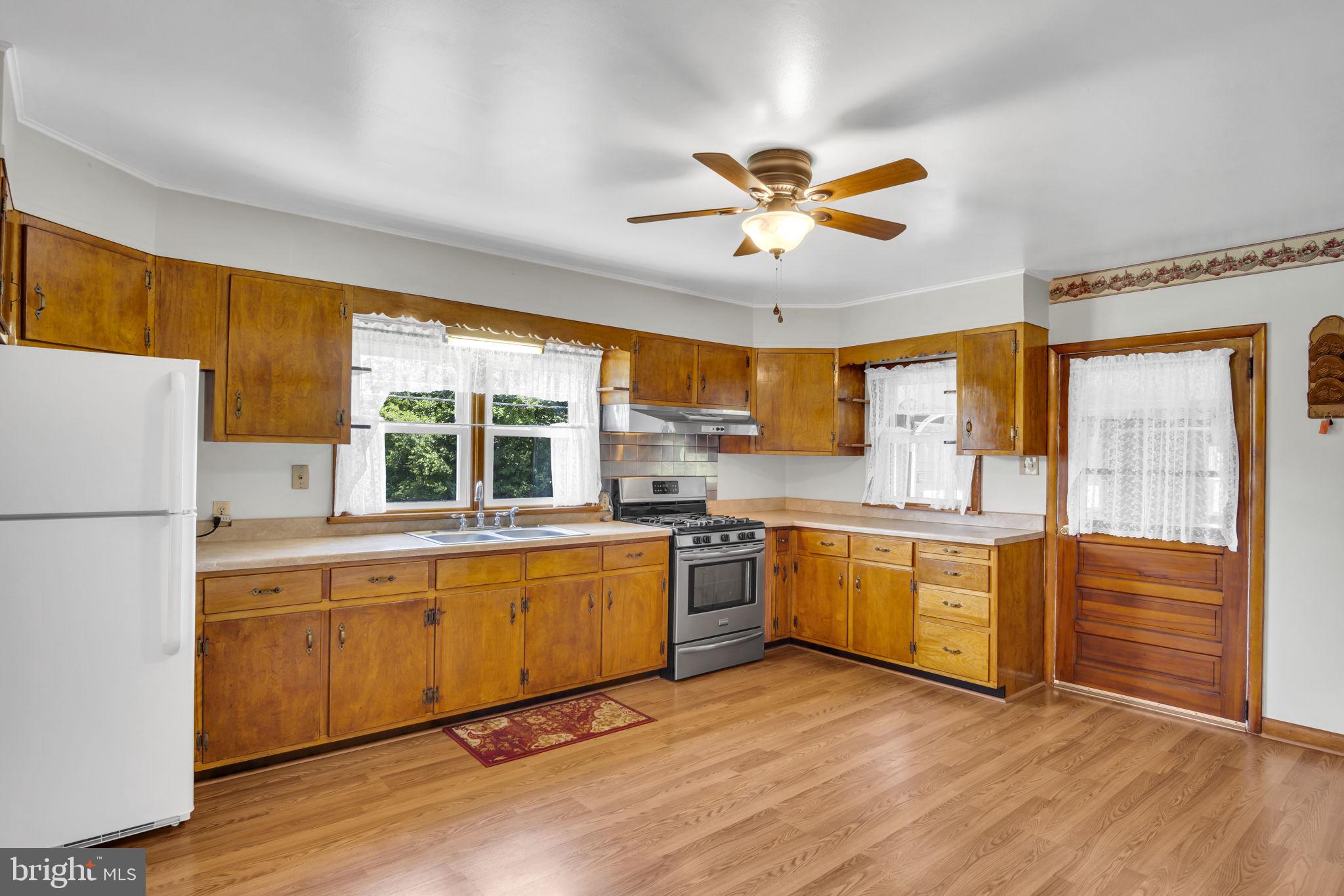 940 Longs Gap Road Carlisle, PA 17013 - Photo 8 of 24 Gallery Image 8