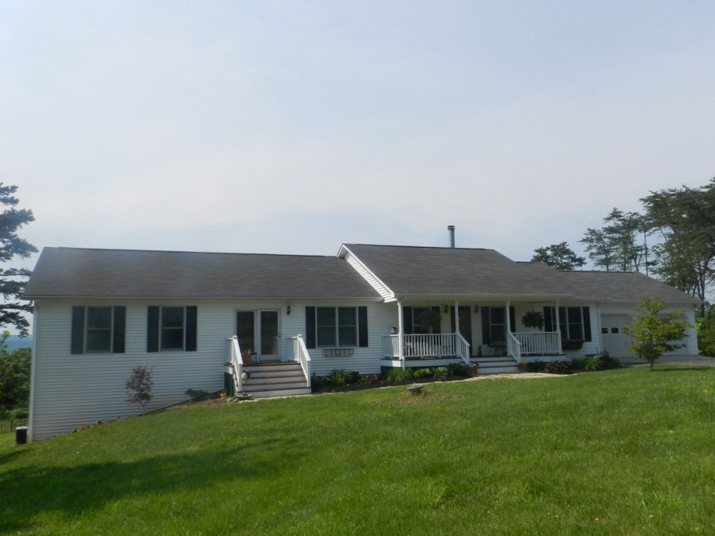 390 Stage Road Buchanan, VA 24066 - Photo 1 of 17 Sprawling Ranch