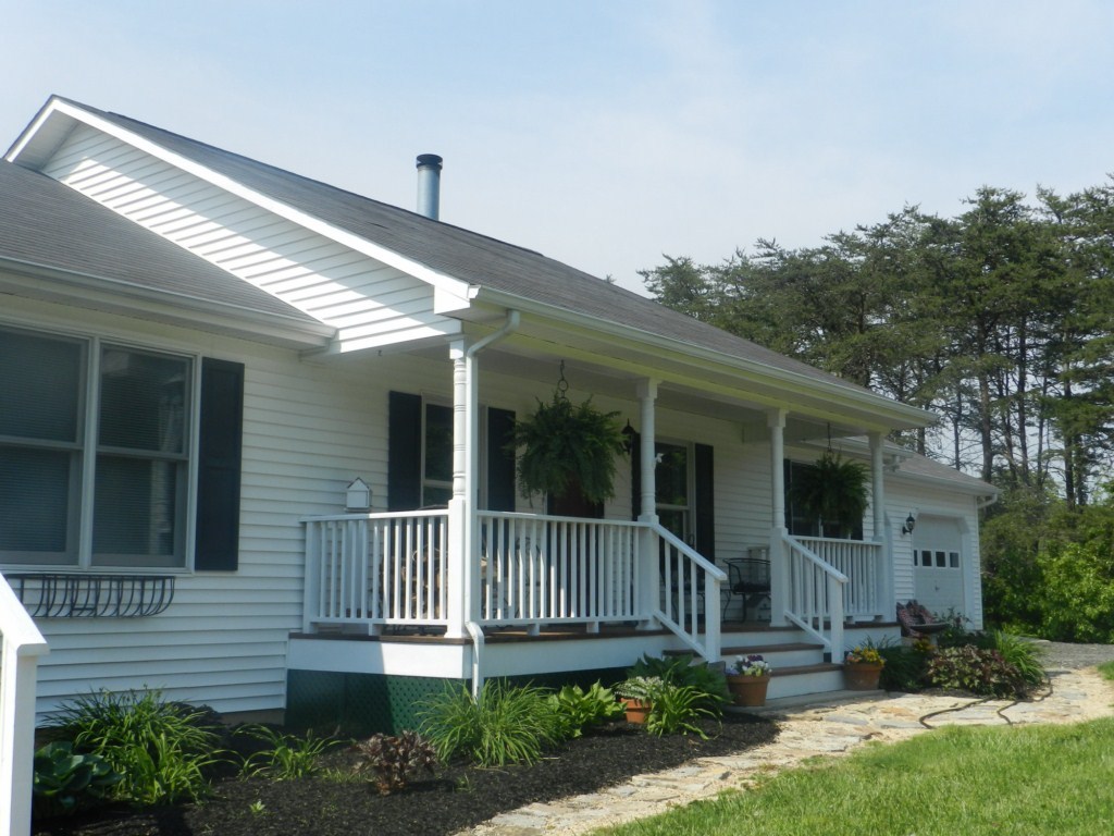 390 Stage Road Buchanan, VA 24066 - Photo 2 of 17 front porch