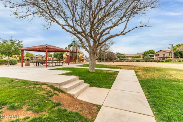 $550,000 | 1411 South Western Skies Drive, Gilbert, AZ 85296