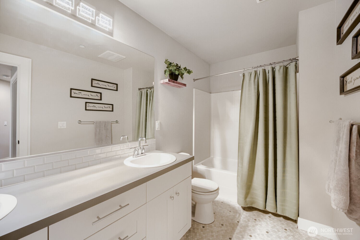 3916 Waller Road East Tacoma, WA 98443 - Photo 31 of 39