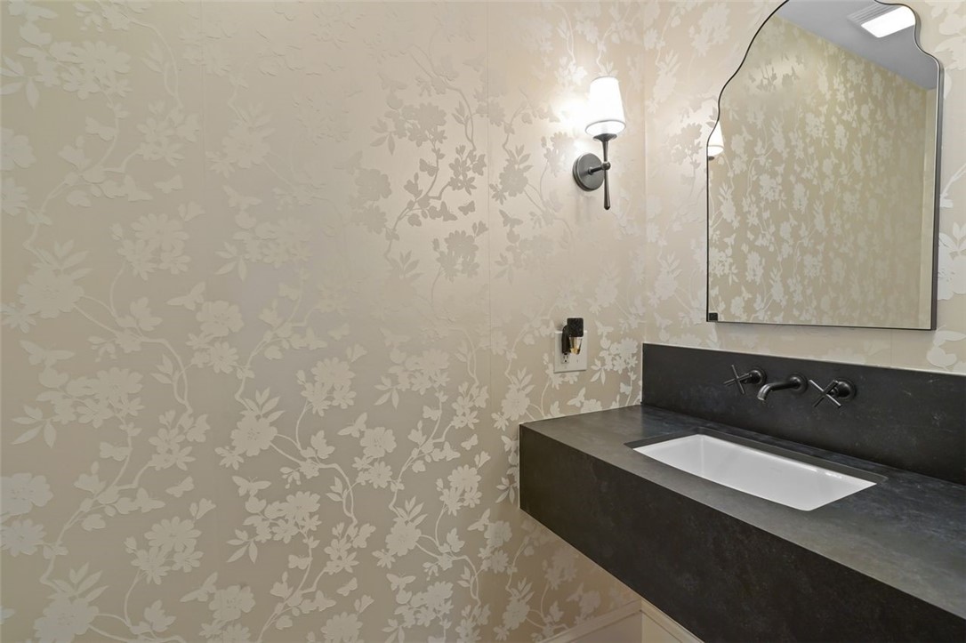 18 Quail Ridge Road Cranston, RI 02921 - Photo 20 of 48 Gallery Image 20