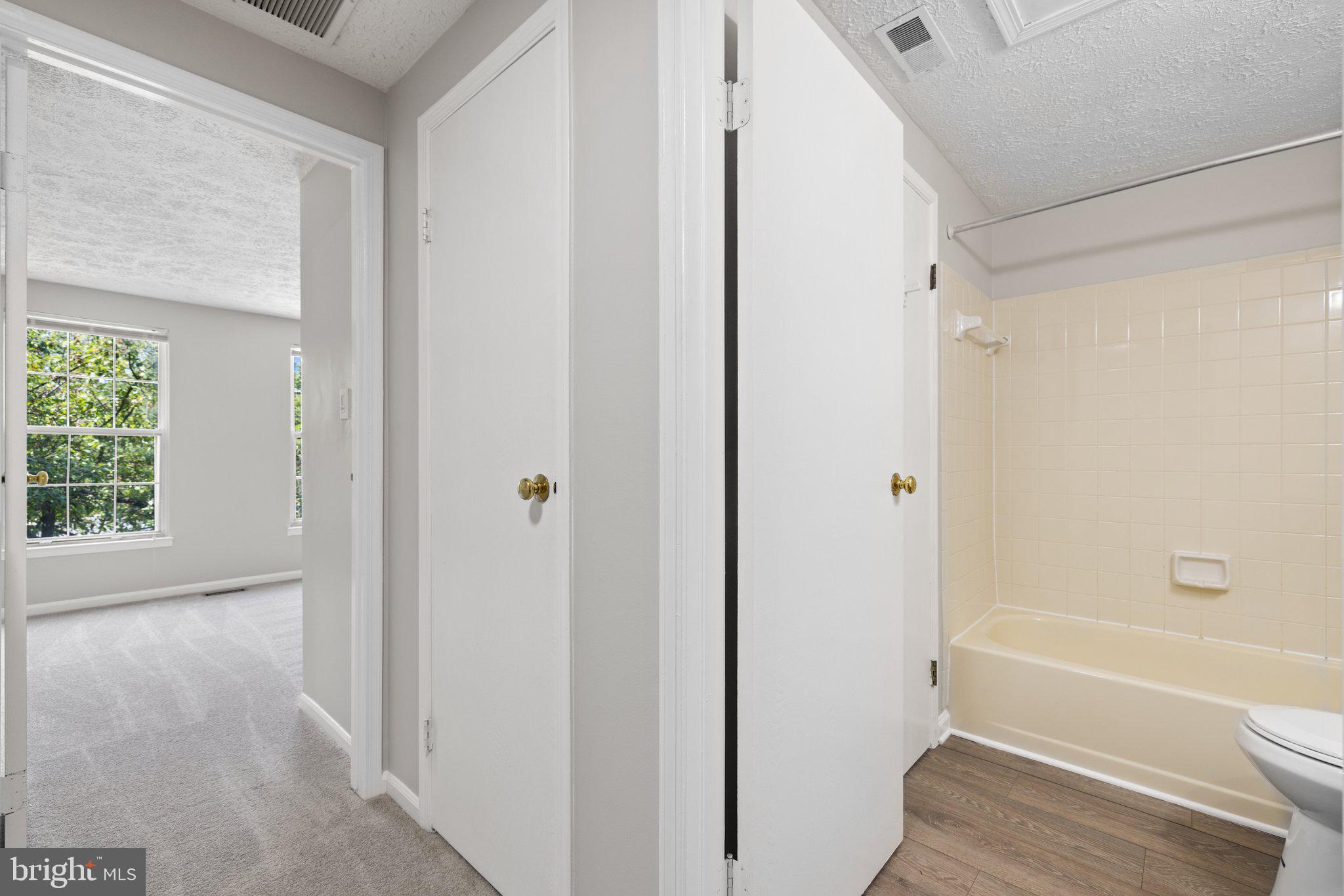 1665 Fieldthorn Drive Reston, VA 20194 - Photo 18 of 38