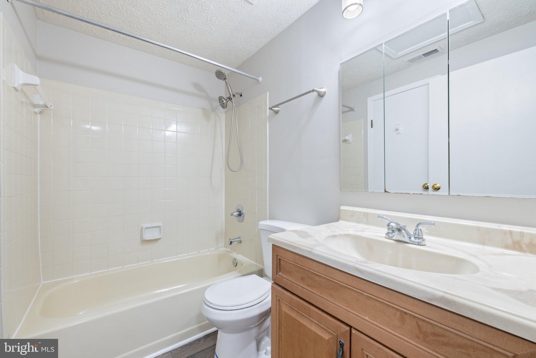 1665 Fieldthorn Drive Reston, VA 20194 - Photo 23 of 38
