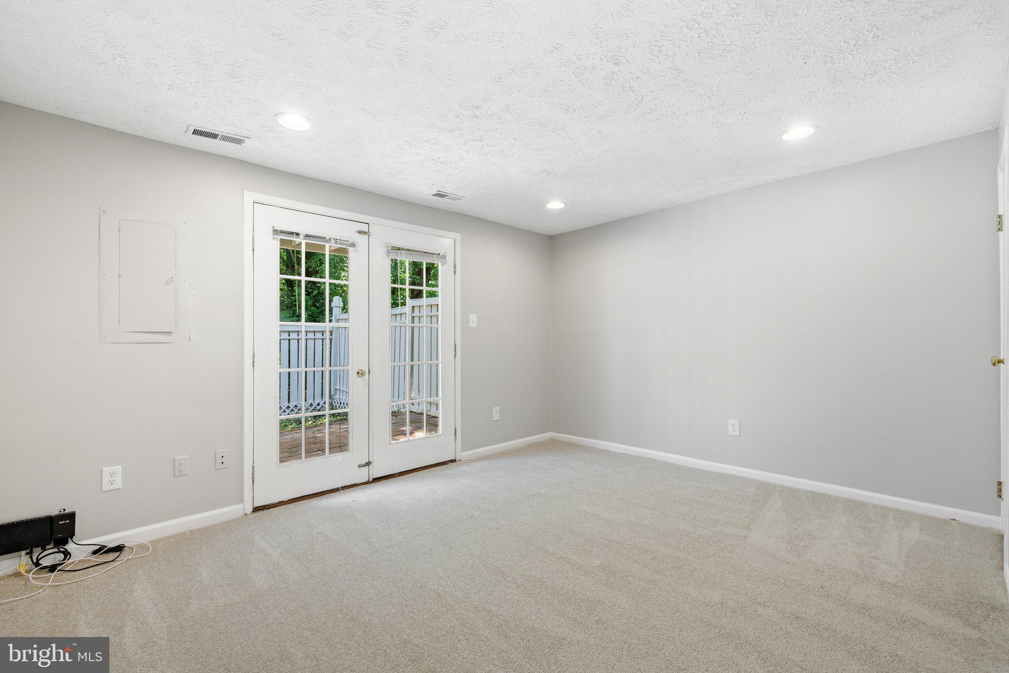 1665 Fieldthorn Drive Reston, VA 20194 - Photo 27 of 38