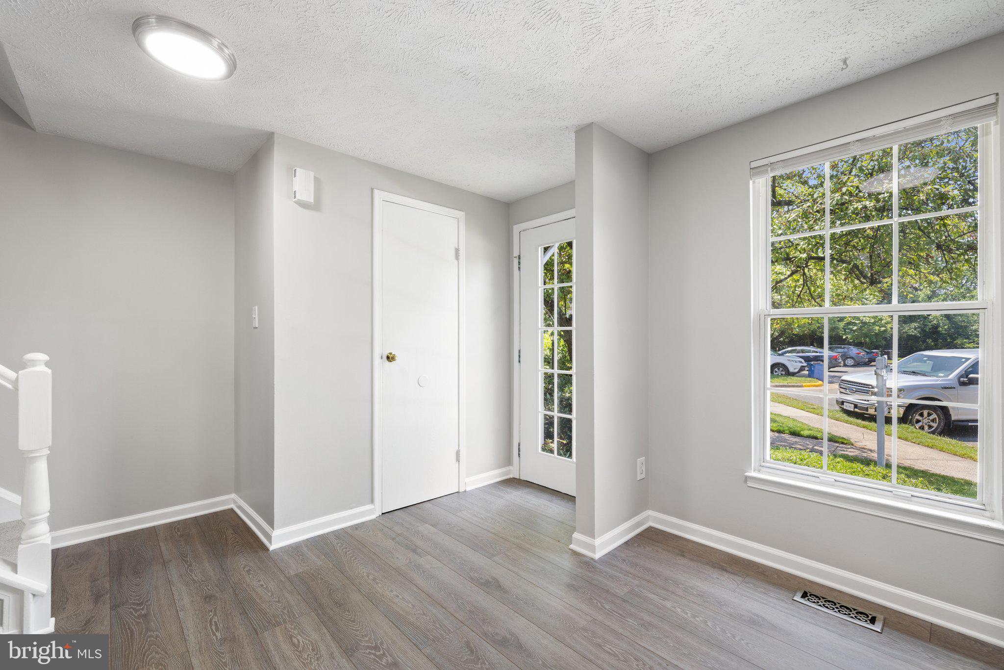 1665 Fieldthorn Drive Reston, VA 20194 - Photo 7 of 38