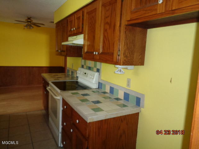1103 Oil Well Road Wiggins, MS 39577 - Photo 2 of 12 Kitchen