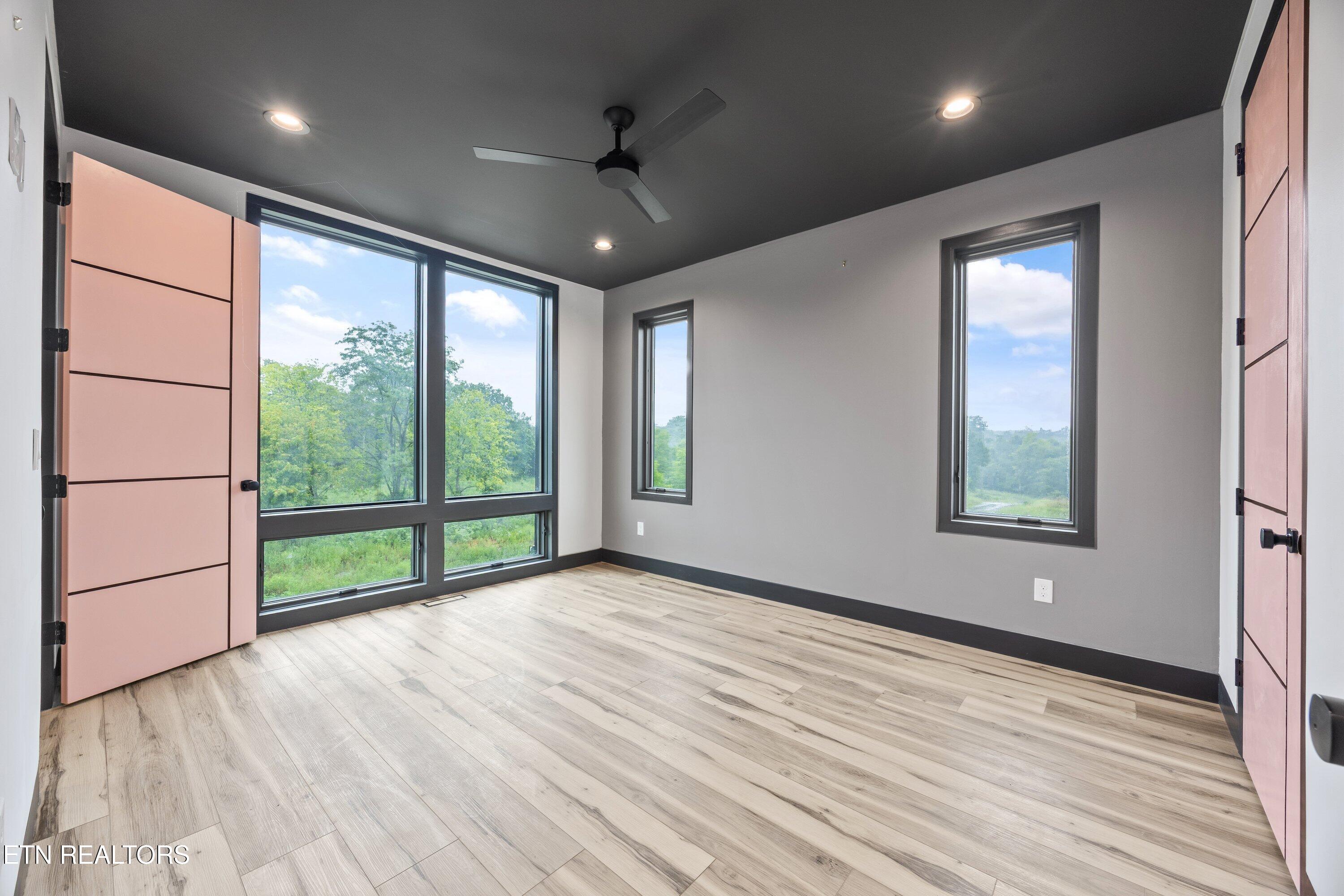 210 Granite Drive Sevierville, TN 37876 - Photo 18 of 37 210 Granite Dr -18