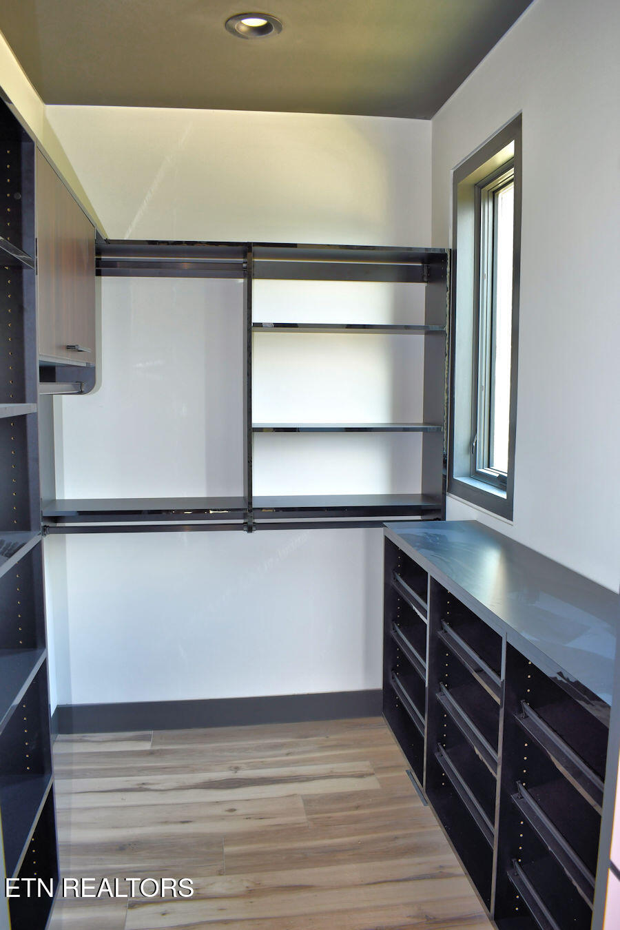 210 Granite Drive Sevierville, TN 37876 - Photo 19 of 37 master suite walk in