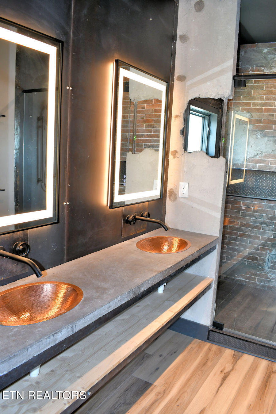 210 Granite Drive Sevierville, TN 37876 - Photo 21 of 37 master bath2