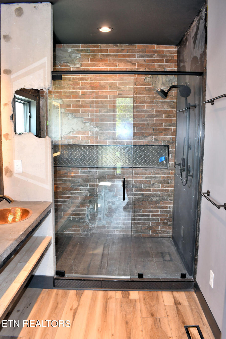 210 Granite Drive Sevierville, TN 37876 - Photo 22 of 37 master bath3