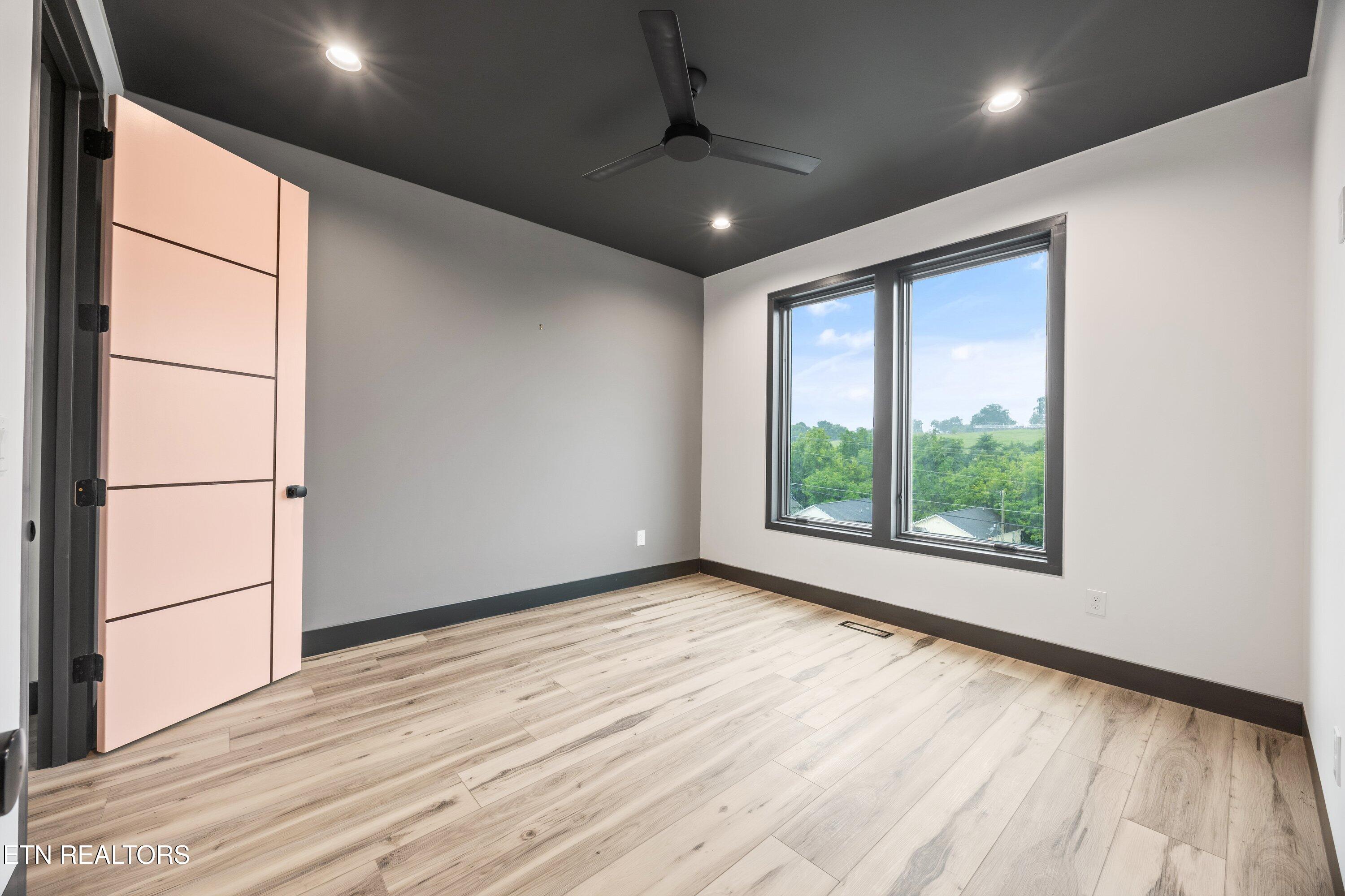 210 Granite Drive Sevierville, TN 37876 - Photo 25 of 37 210 Granite Dr -16