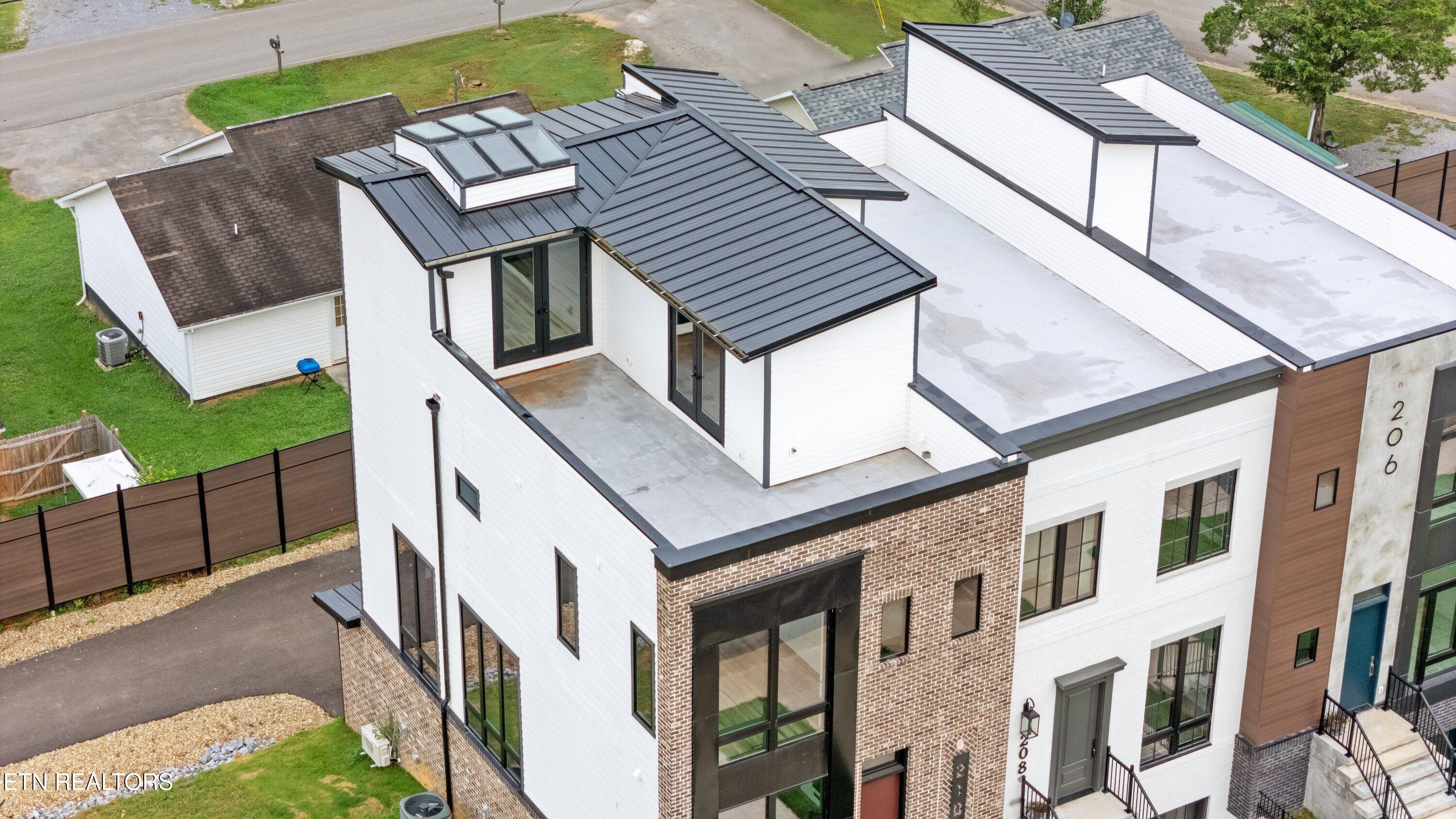 210 Granite Drive Sevierville, TN 37876 - Photo 32 of 37 210 Granite Dr17