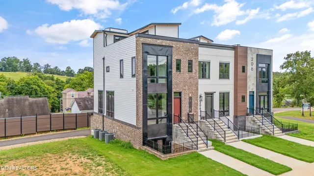 $694,000 | 210 Granite Drive, Sevierville, TN 37876