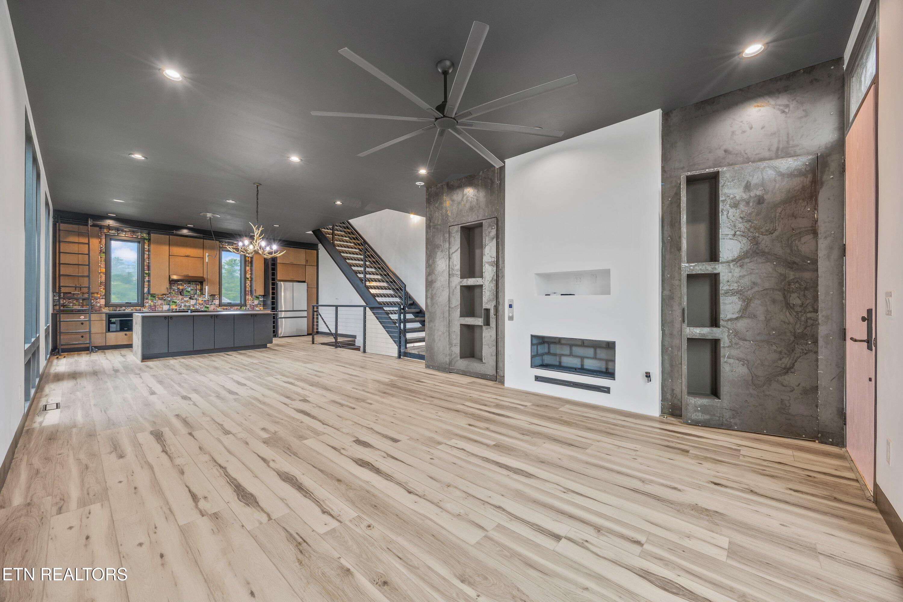 210 Granite Drive Sevierville, TN 37876 - Photo 4 of 37 210 Granite Dr -01