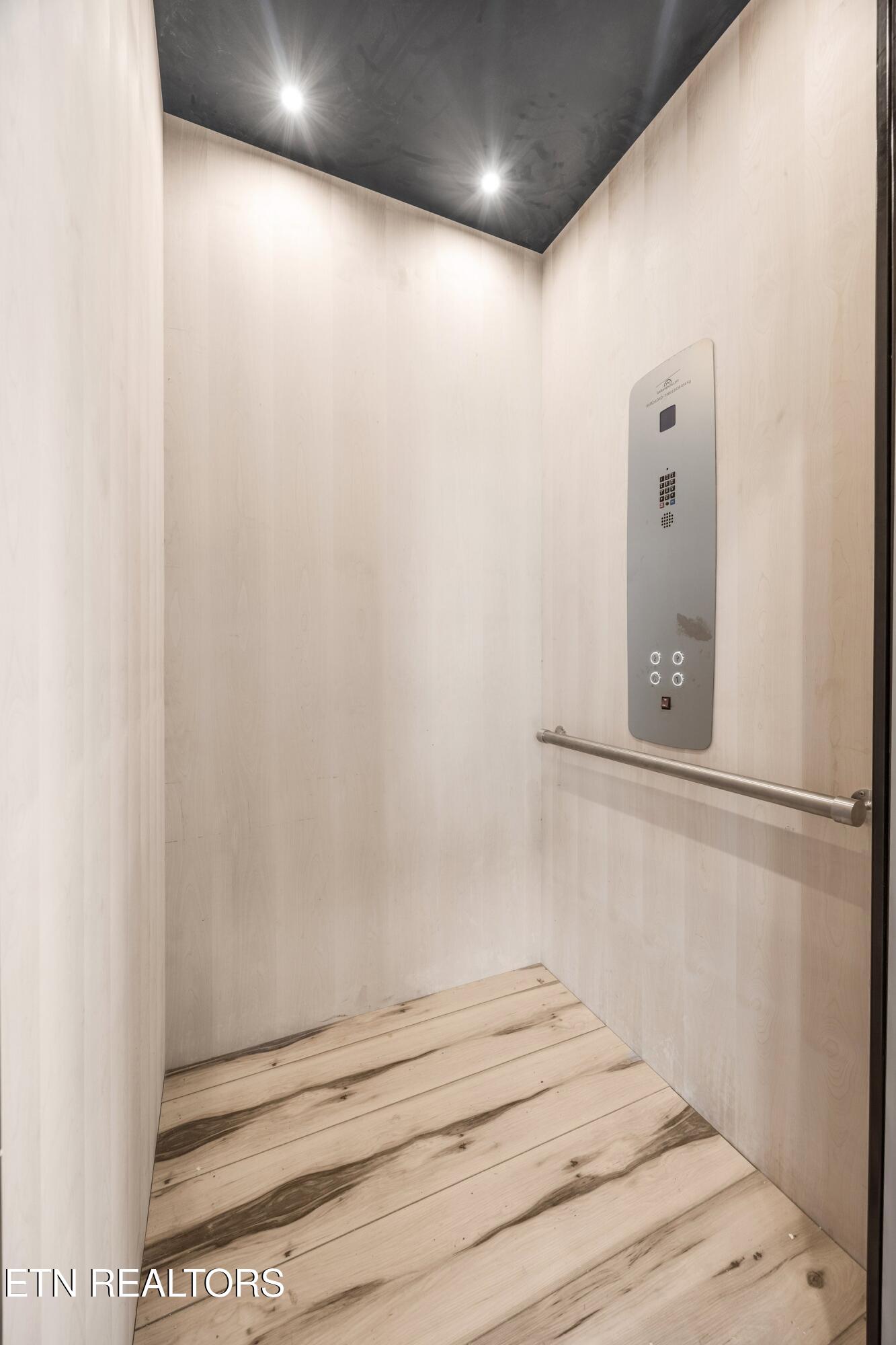 210 Granite Drive Sevierville, TN 37876 - Photo 7 of 37 210 Granite Dr -04