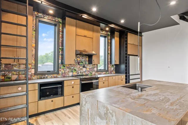 $694,000 | 210 Granite Drive, Sevierville, TN 37876