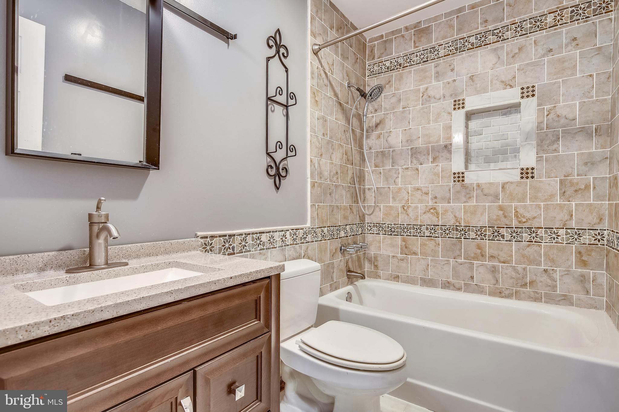 6012 Sumner Road Alexandria, VA 22310 - Photo 11 of 26 Main Level Bath off Primary Bedroom