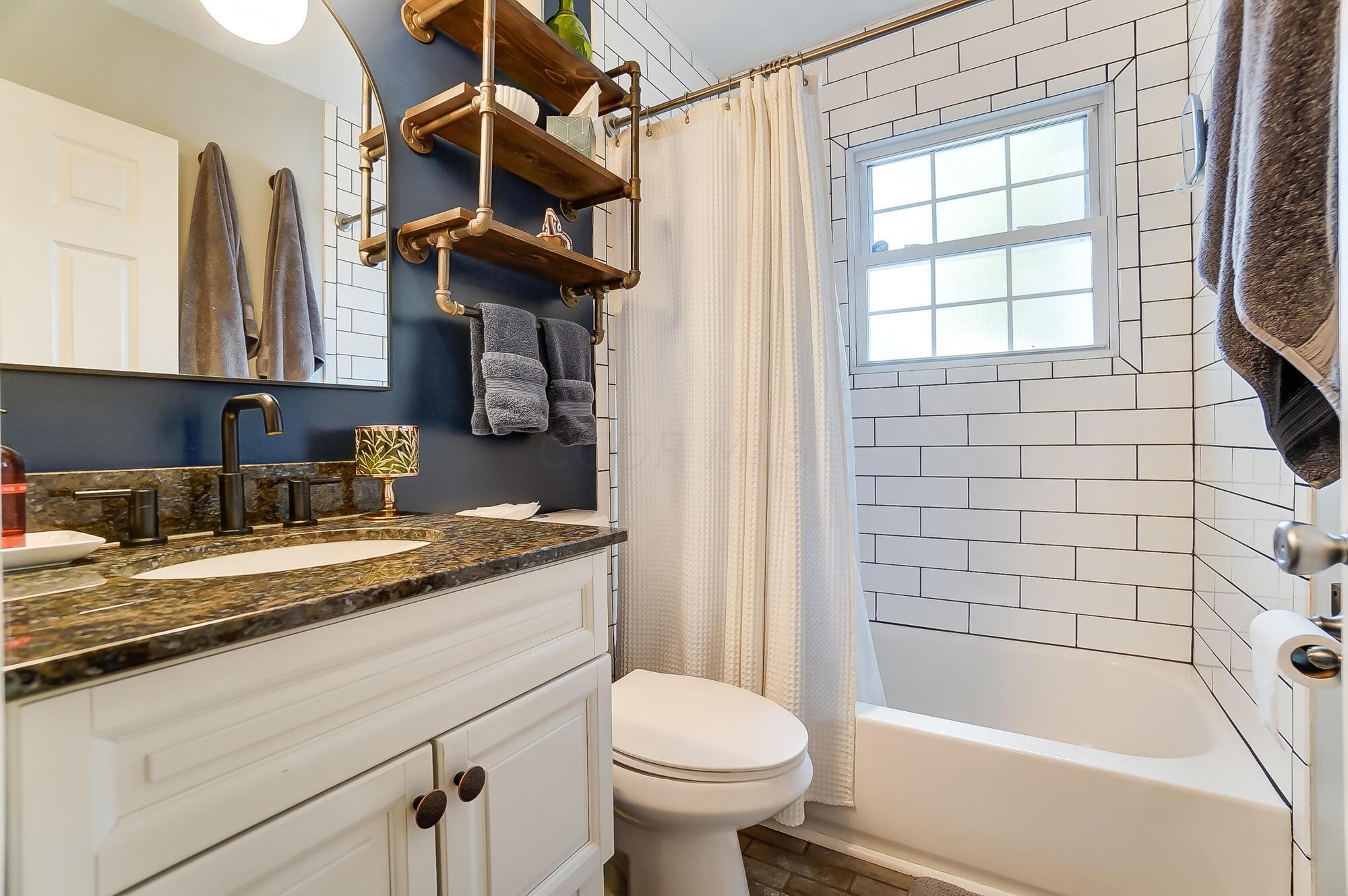 2899 Bryden Road Columbus, OH 43209 - Photo 19 of 31 Full Bath