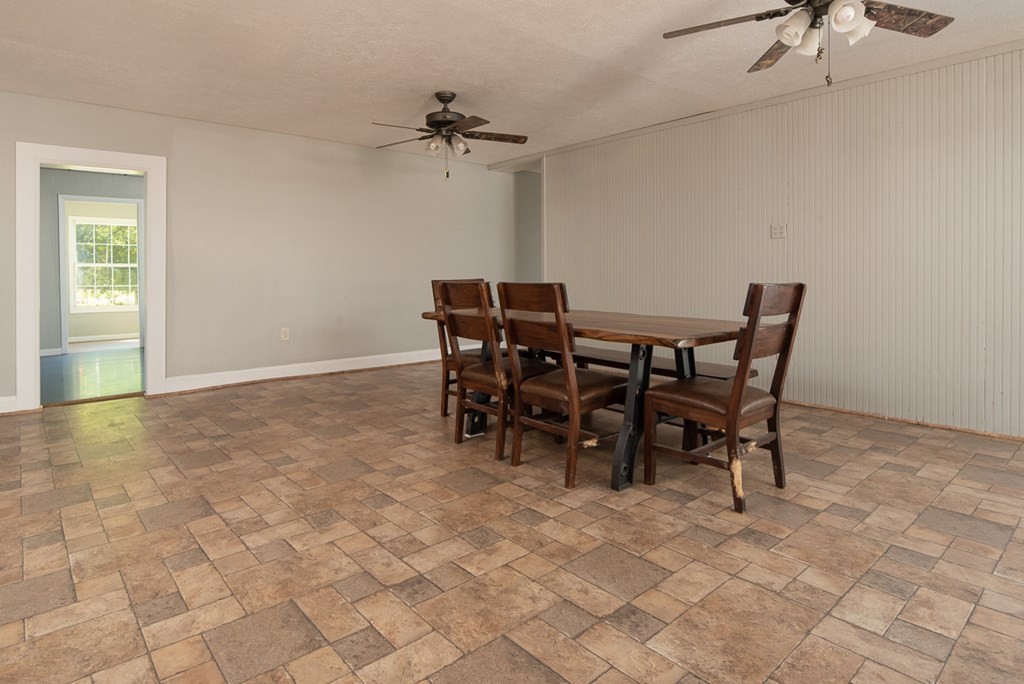 307 Lee Road Clinton, TN 37716 - Photo 6 of 25 Gallery Image 6