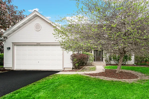 $499,900 | 1940 Waverly Lane, Algonquin, IL 60102