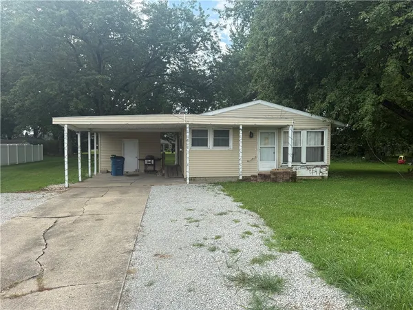 $64,900 | 600 Orchard Drive, Newton, IL 62448