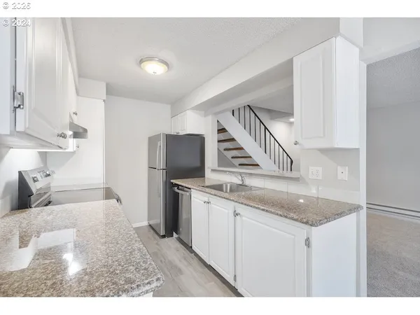 $179,950 | 2921 Northeast Rene Avenue, Unit 15B, Gresham, OR 97030