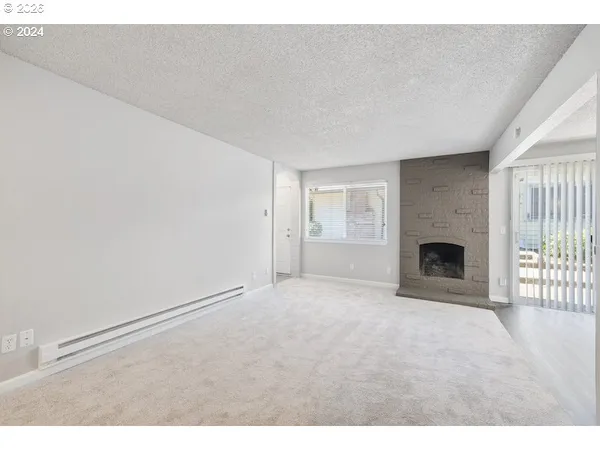 $179,950 | 2921 Northeast Rene Avenue, Unit 15B, Gresham, OR 97030