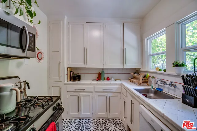 $1,145,000 | 523 South Coronado Street, Los Angeles, CA 90057