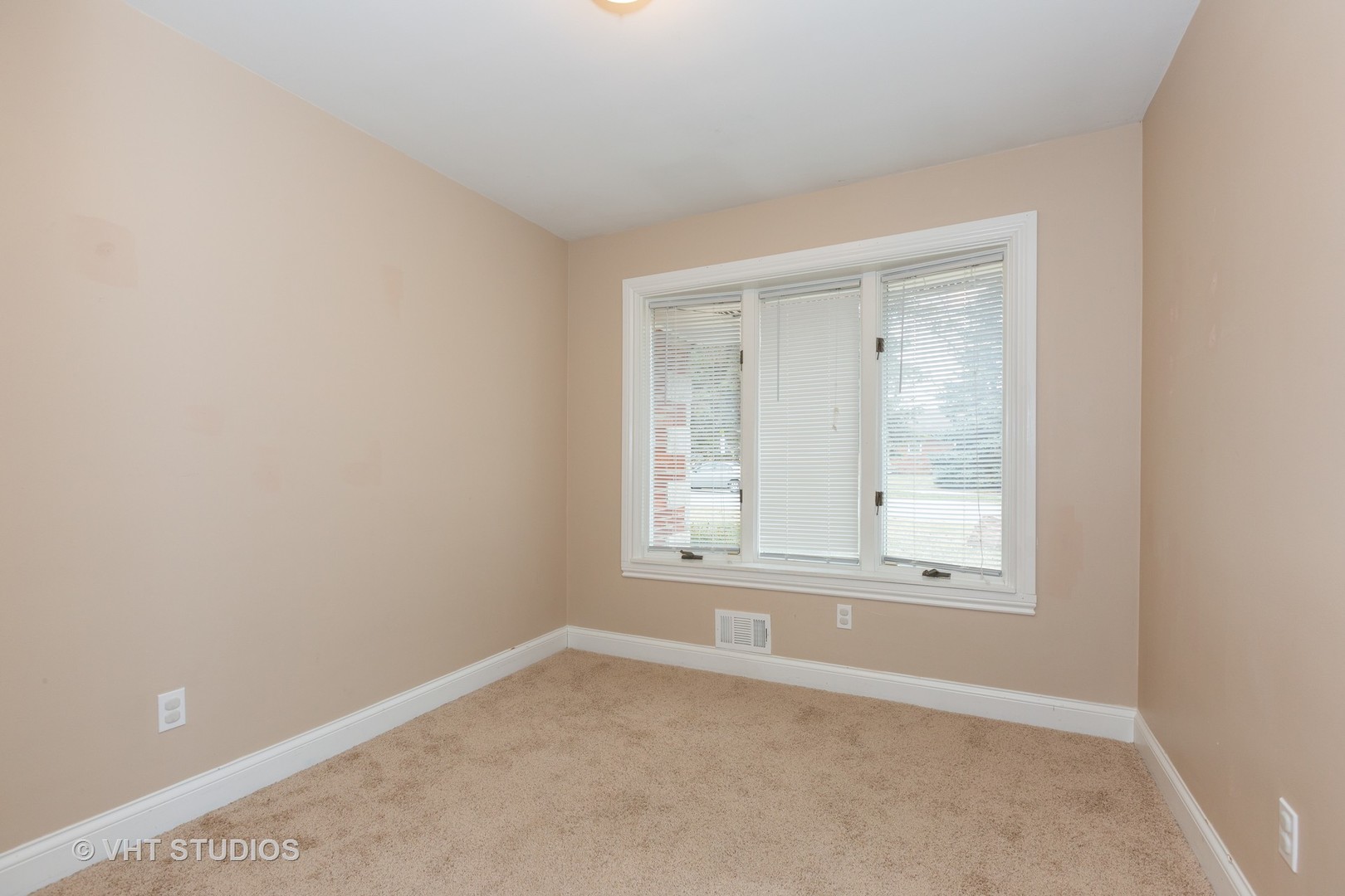 906 East 8th Street Lockport, IL 60441 - Photo 12 of 16