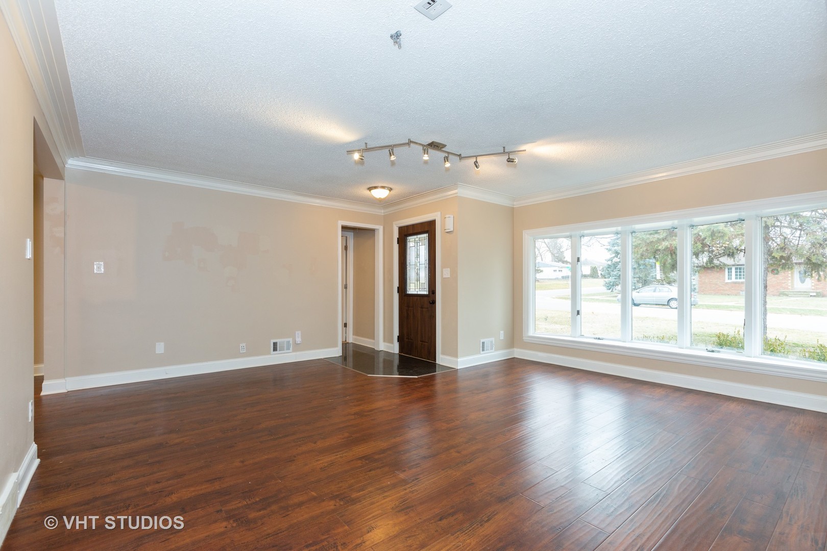 906 East 8th Street Lockport, IL 60441 - Photo 3 of 16