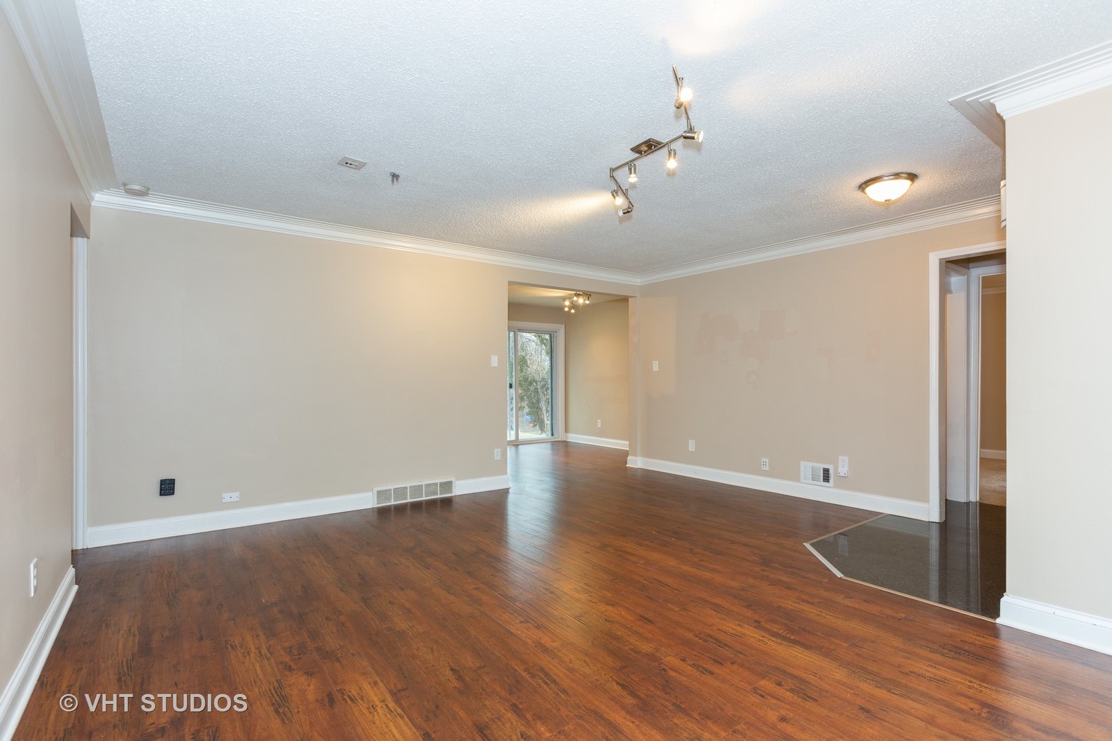 906 East 8th Street Lockport, IL 60441 - Photo 4 of 16