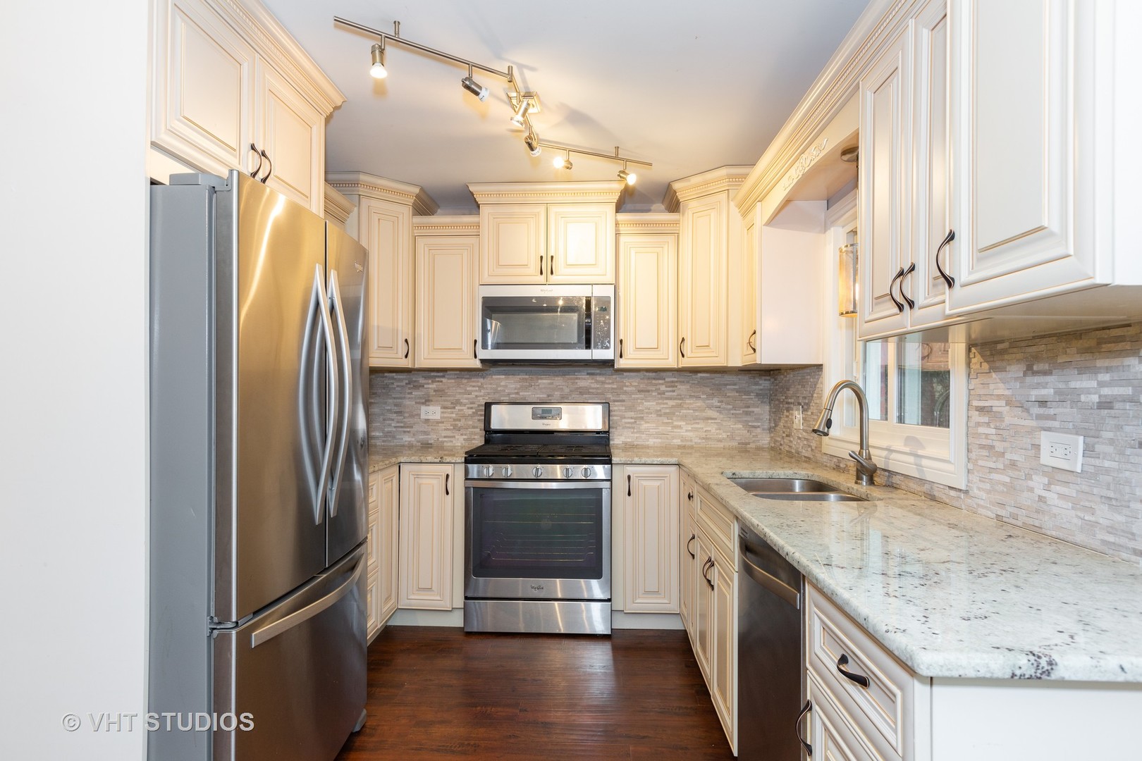 906 East 8th Street Lockport, IL 60441 - Photo 5 of 16