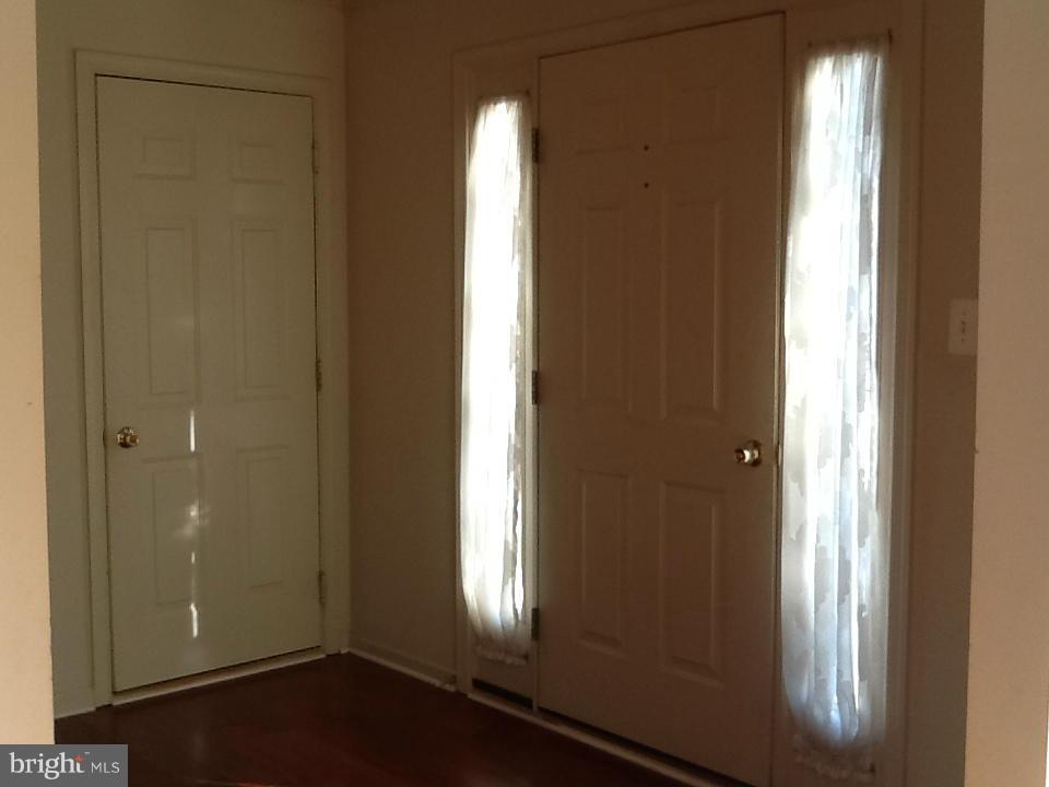 435 Delaware Road Frederick, MD 21701 - Photo 3 of 27 Interior (General)