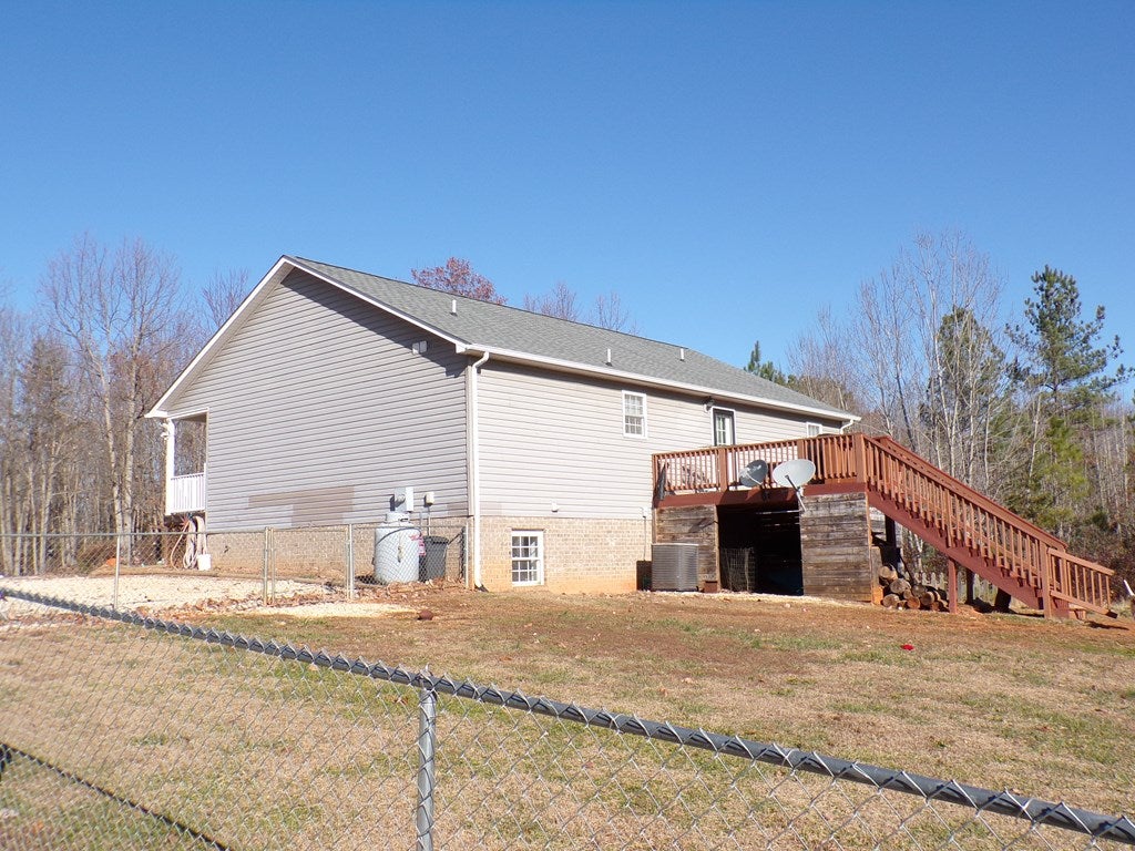 1142 Skyline Road Appomattox, VA 24522 - Photo 7 of 9 Gallery Image 7