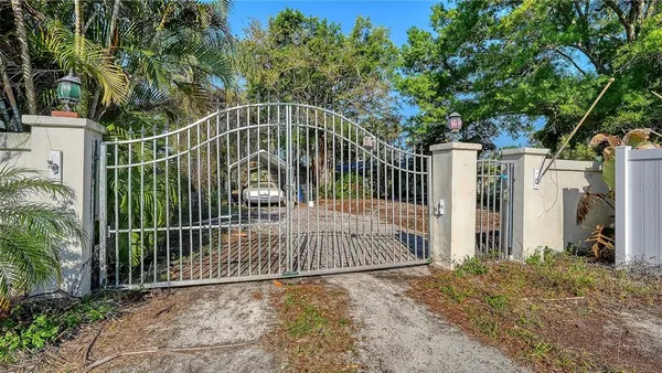 $1,100,000 | 1812 54th Street East, Bradenton, FL 34208