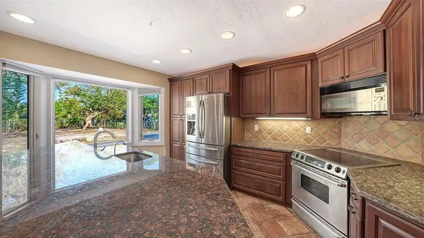 $1,100,000 | 1812 54th Street East, Bradenton, FL 34208
