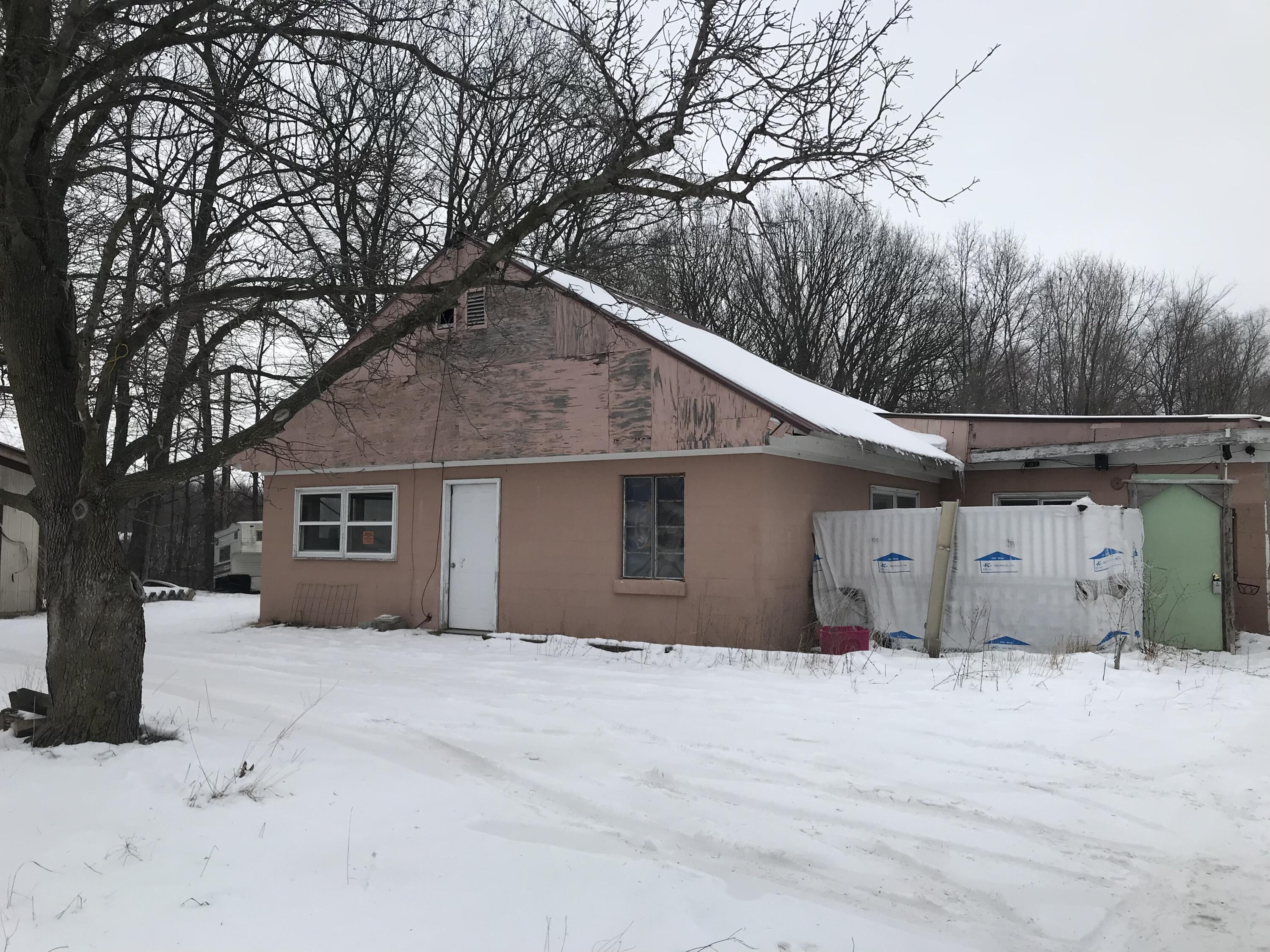 9480 North Wyman Road Edmore, MI 48829 - Photo 1 of 10 Photo Jan 12, 10 23 32 AM