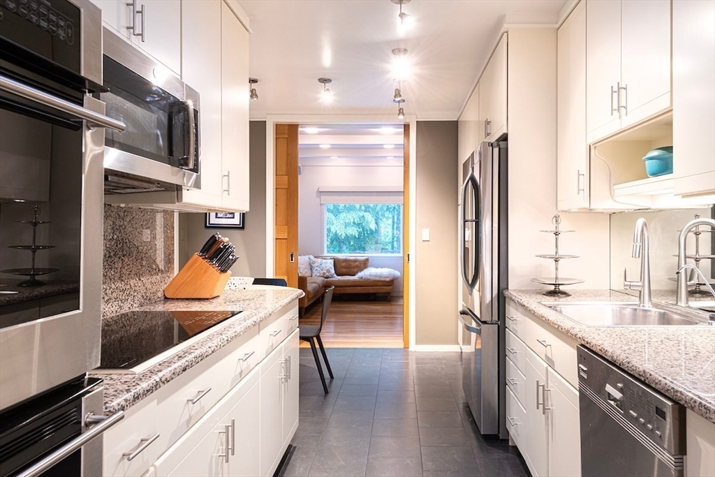 30 Barberry Road Lexington, MA 02421 - Photo 14 of 42 Gallery Image 14