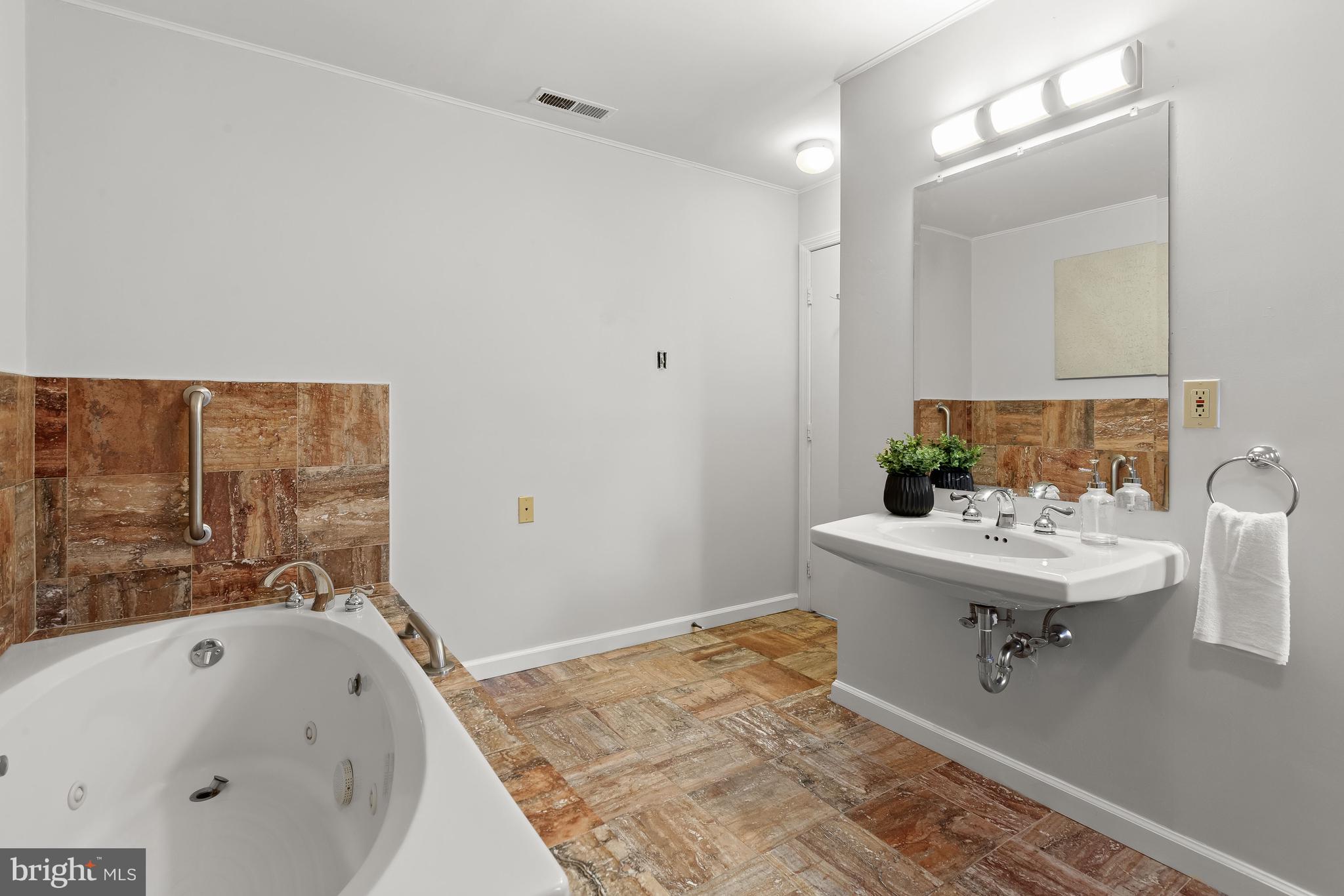 820 Bellemore Road Baltimore, MD 21210 - Photo 33 of 74 Second Full Bathroom