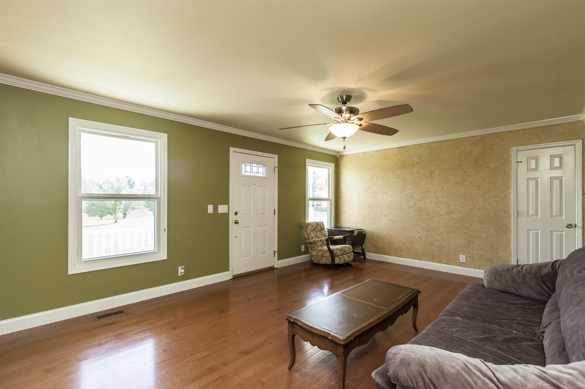 2730 West County Farm Road Springfield, TN 37172 - Photo 9 of 22 a living room with furniture and a window