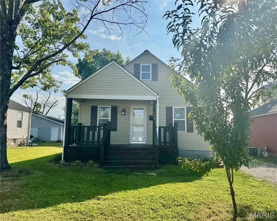 $1,450 | 109 North 13th Street, Wood River, IL 62095