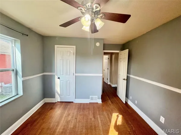 $1,450 | 109 North 13th Street, Wood River, IL 62095