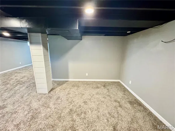 $1,450 | 109 North 13th Street, Wood River, IL 62095