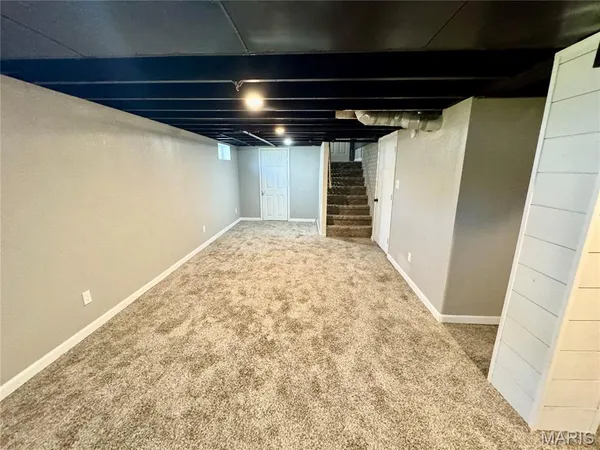 $1,450 | 109 North 13th Street, Wood River, IL 62095