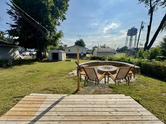 $1,450 | 109 North 13th Street, Wood River, IL 62095