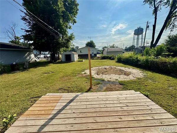 $1,450 | 109 North 13th Street, Wood River, IL 62095