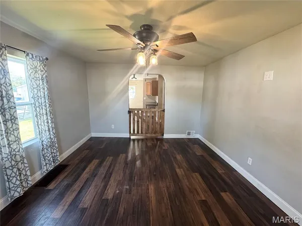 $1,450 | 109 North 13th Street, Wood River, IL 62095