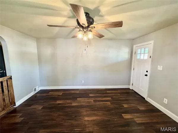 $1,450 | 109 North 13th Street, Wood River, IL 62095